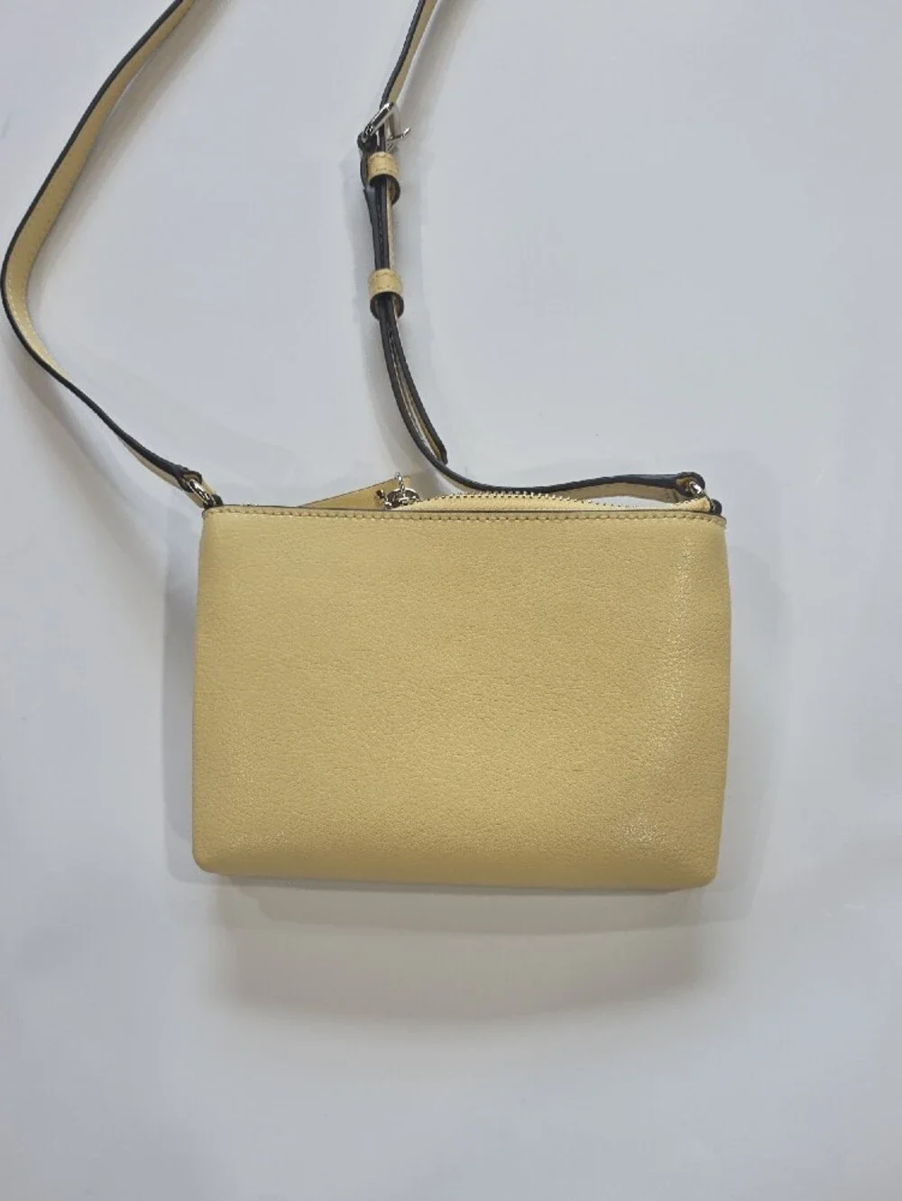 ♠️♠️Kate Spade Perry Saffiano Pale Yellow Leather Crossbody Wallet♠️♠️